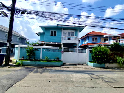 บ้านเดี่ยว สถานีรถไฟฟ้ามัยลาภ : 🏡 บ้านเดี่ยว 2 ชั้น 3 ห้องนอน ราคา 3.5 ล้านบาท ทำเลเชื่อมต่อถนนรามอินทรา