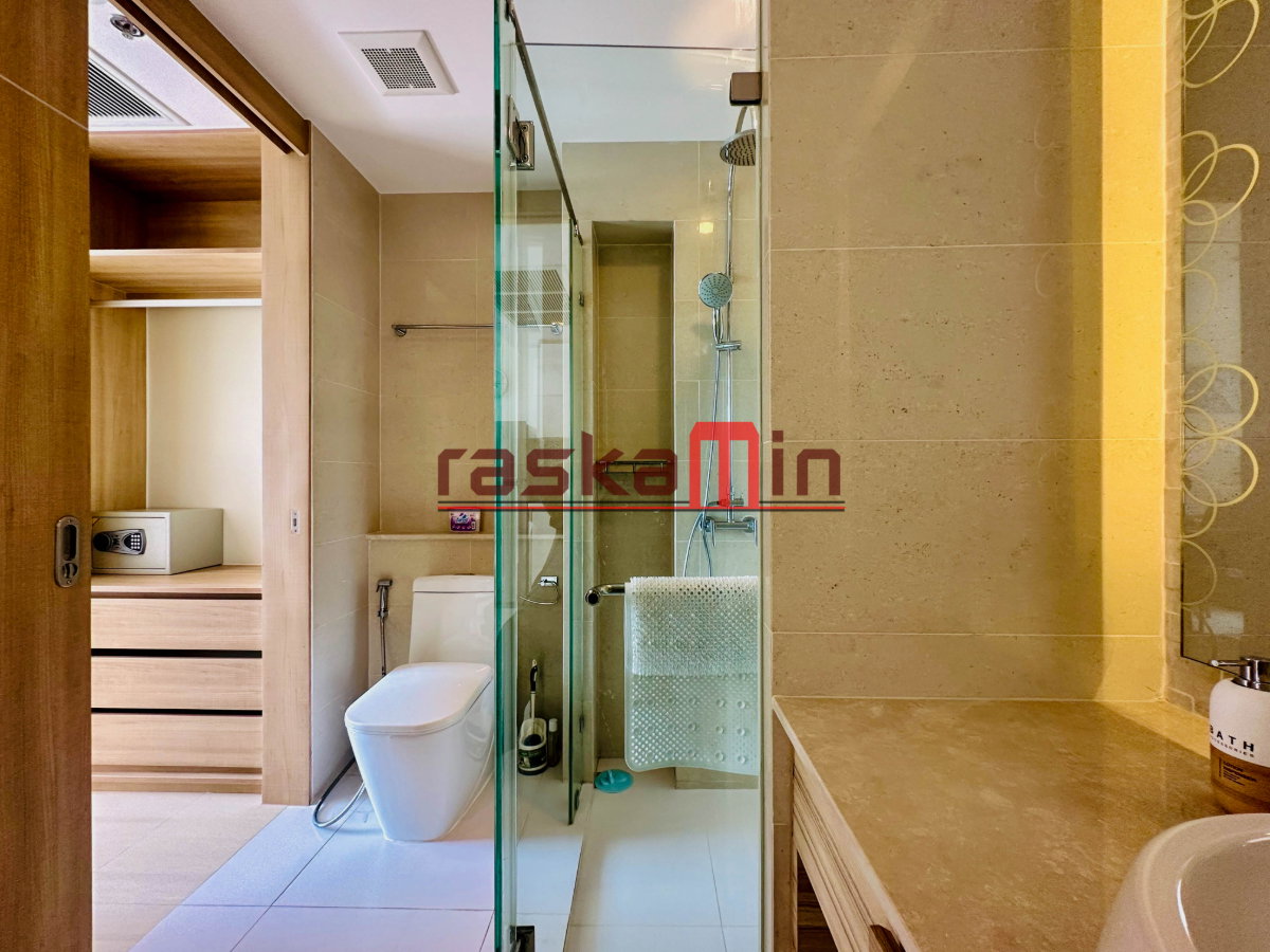 picture Sea View + Large Balcony – 1 Bed at The Riviera Wongamat (Building A) - 4/9