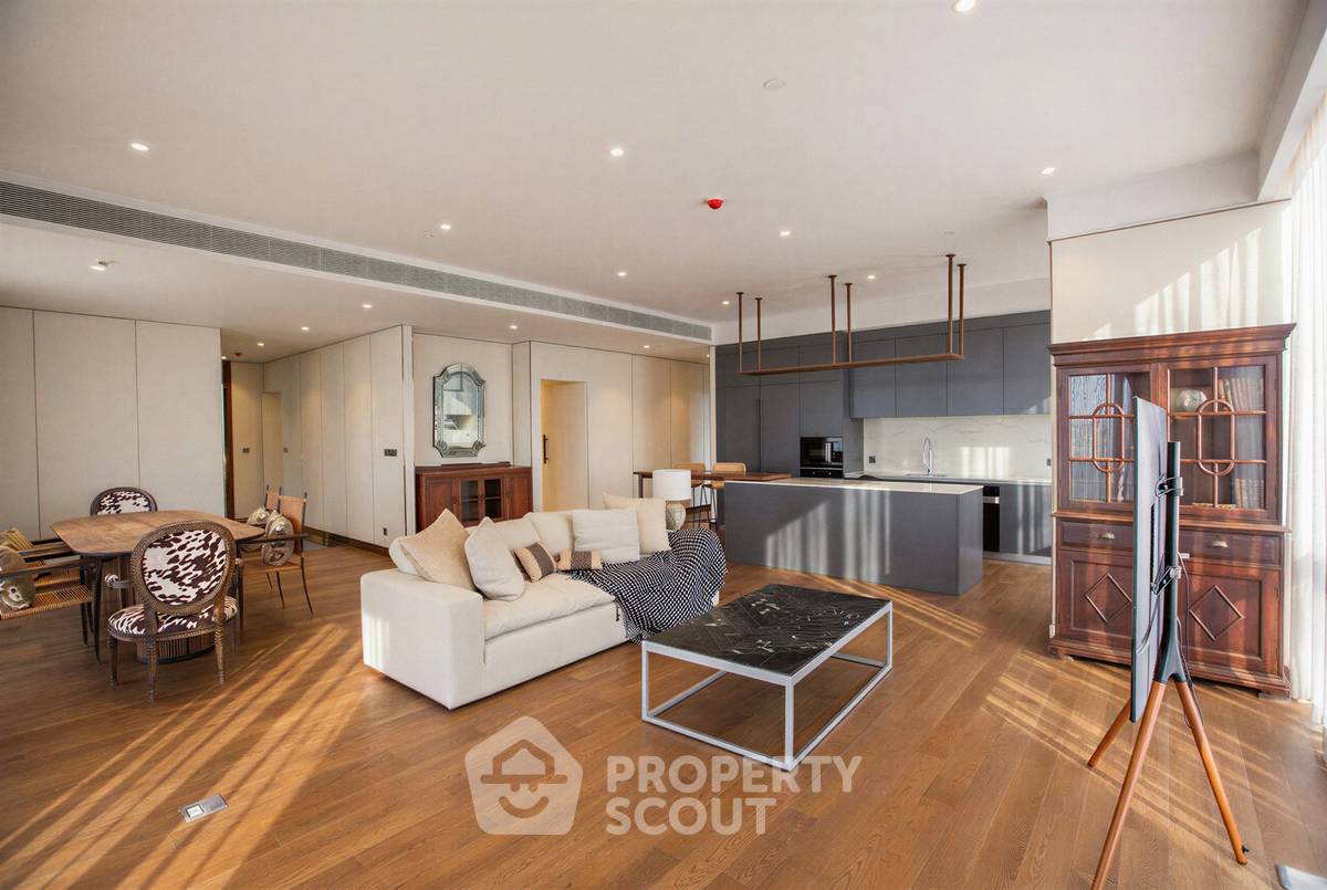 picture 3-BR Condo at Muniq Langsuan near BTS Ratchadamri (ID 3410883) - 3/4