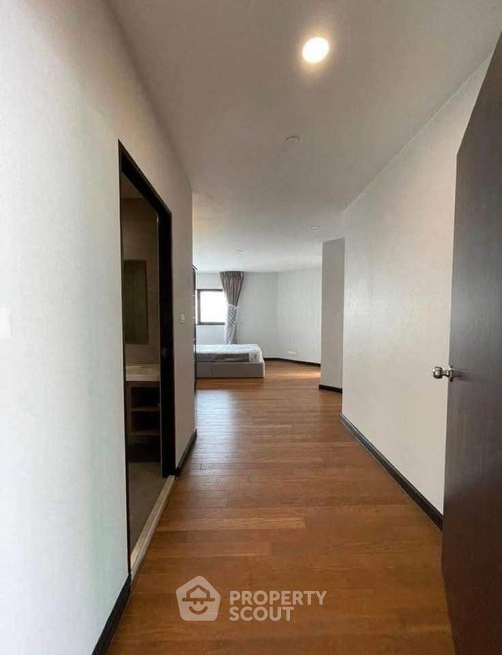 picture 37th-Floor 3-BR 230 Sqm Sathorn Gardens, MRT Silom (ID 3415005) - 14/17