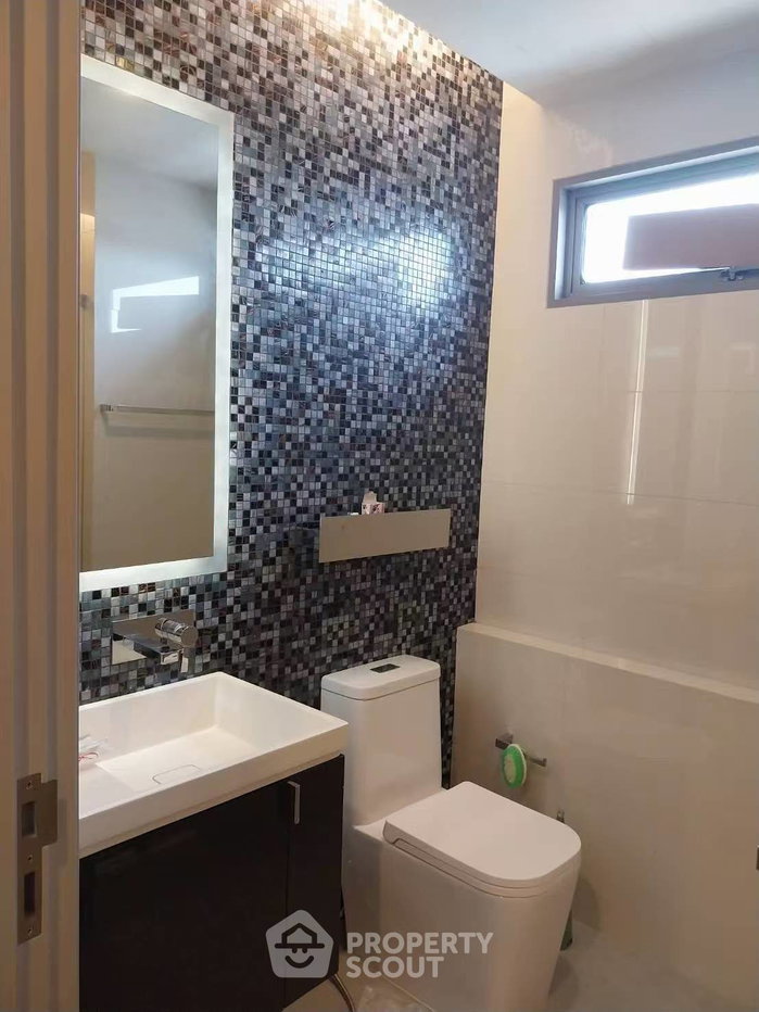 picture 2-BR Condo at The Room Sathorn - St. Louis near BTS Surasak (ID 3416535) - 7/7