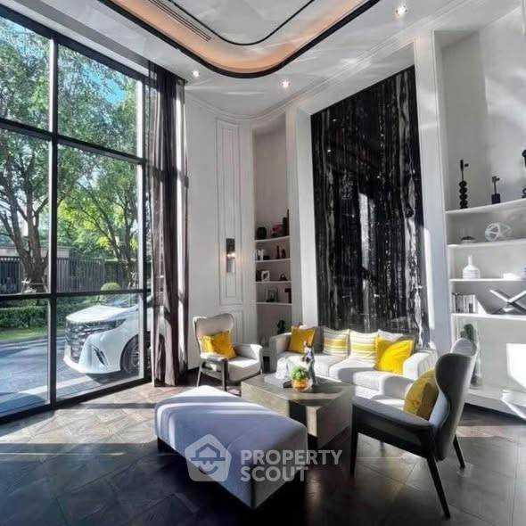 picture Pet-Friendly 2-BR Muniq Langsuan By BTS Ratchadamri (ID 3417432) - 2/11
