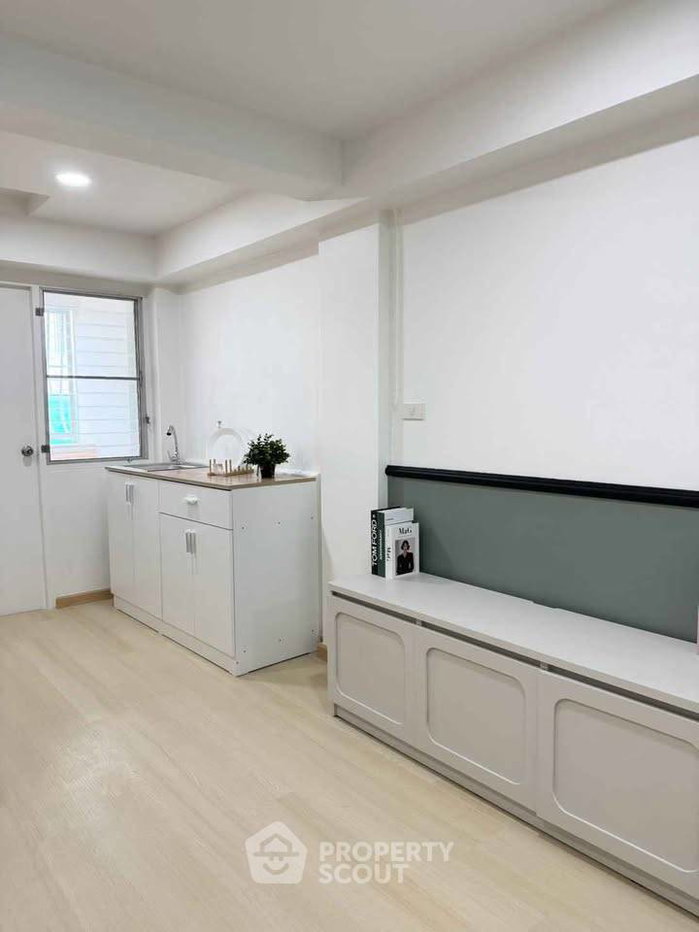 picture 2-BR Condo at Century Park Condominium near MRT Lat Phrao (ID 3417069) - 5/11