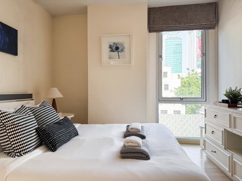 P-55642 🔥 Condo for Rent Near BTS Phloen Chit! The Tempo Ruamrudee (51 sq.m.) 4th Fl. 2 Bed 2 Bath Fully Furnished : Line: @easythaihome 085-592-2897