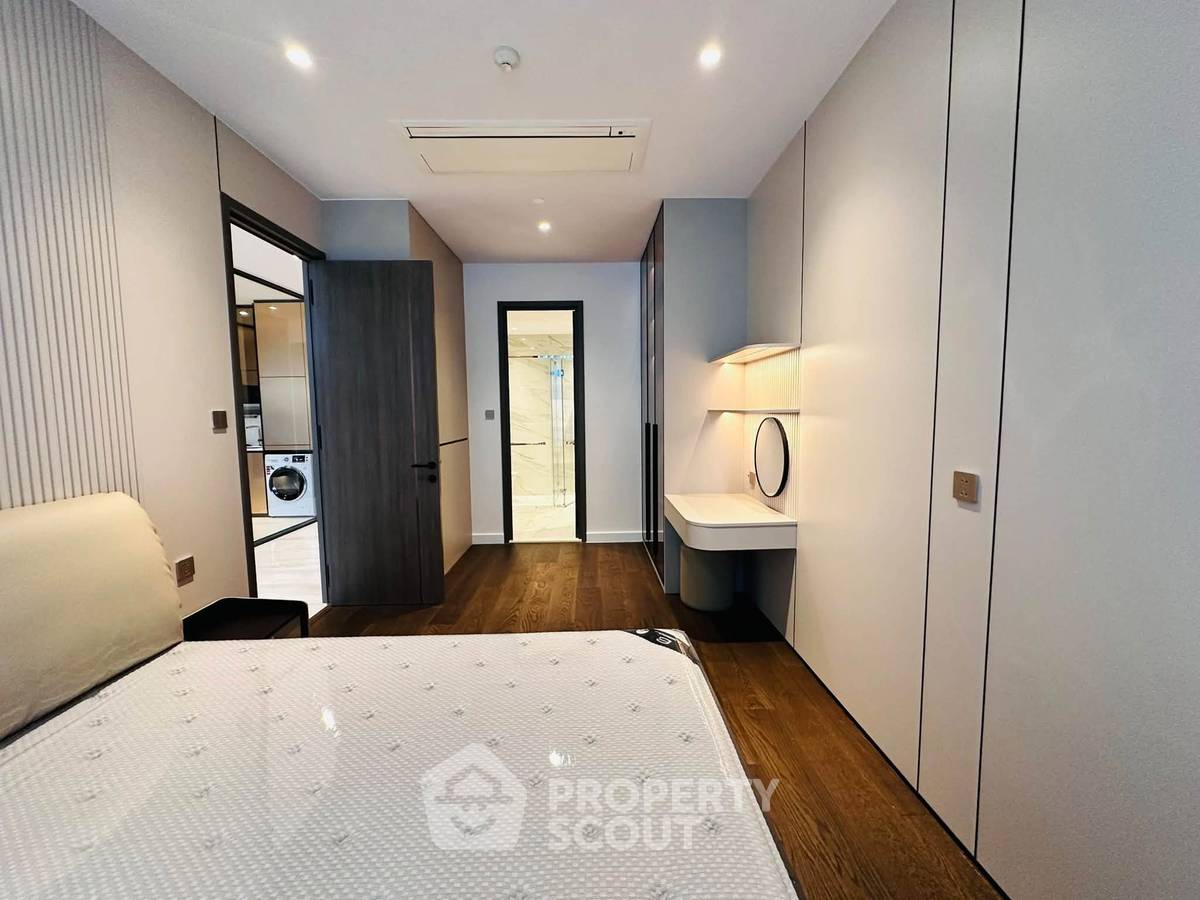 picture 3-BR Condo at Supalai Icon Sathon near MRT Si Lom (ID 3416179) - 3/17