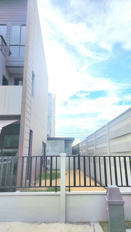 picture 🏡 Beautiful 3-Storey Corner Townhome for Sale – Only THB 8.5 Million!  ✨ Immaculate Condition | Extra Side Space | Move-in Ready! - 31/32
