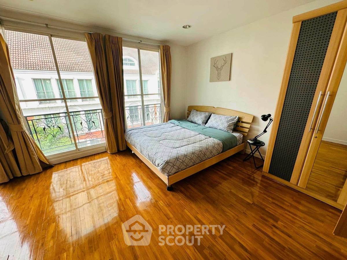 picture 4-BR 300 Sqm Townhouse, Baan Klang Krung Thonglor, BTS Thong Lor (ID 3419027) - 8/13