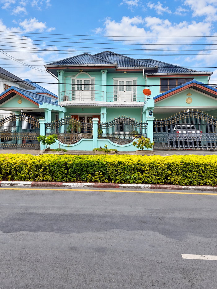 รูป บ้านหลังใหญ่ พื้นที่ครบสำหรับทั้งครอบครัว ราคาลดพิเศษ 81 ตร.วา ขายบ้านเดี่ยว 2 ชั้น หมู่บ้านมณีรินทร์ รัตนาธิเบศร์–ท่าอิฐ - รูปที่ 1/11