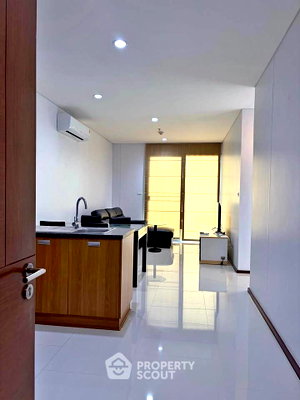 คอนโดให้เช่า : คอนโด 1-ห้องนอน ที่ วิลล่า สาทร ใกล้ BTS กรุงธนบุรี (ID 3415963)