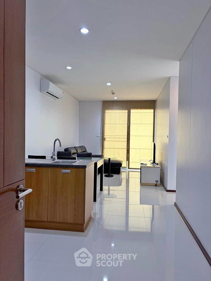 รูป คอนโด 1-ห้องนอน ที่ วิลล่า สาทร ใกล้ BTS กรุงธนบุรี (ID 3415963) - รูปที่ 1/14