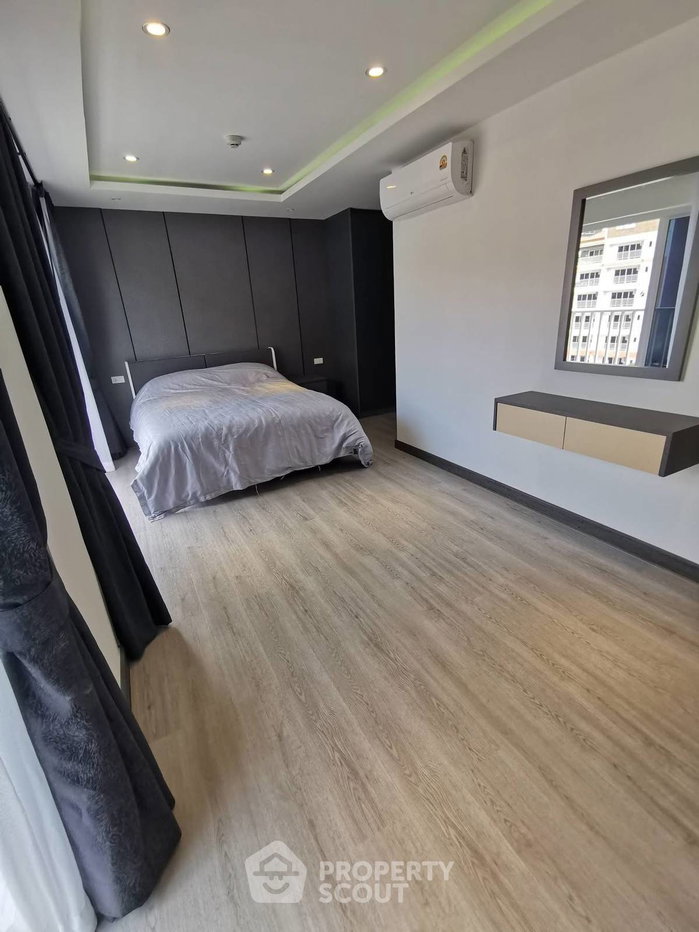 รูป คอนโด 3 ห้องนอน ขนาด 200 ตร.ม. Duplex ในพระตำหนัก (ID 3414604) - รูปที่ 12/20