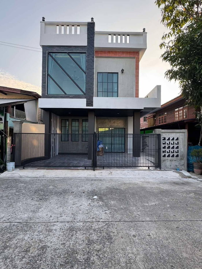 รูป เปิดจอง บ้านเดี่ยว ซอยประชาร่วมใจ 15 เขตคลองสามวา คู้ซ้าย ตกแต่งรีโนเวทใหม่ กว้าง เฟอร์นิเจอร์สวย พร้อมอยู่ - รูปที่ 1/38