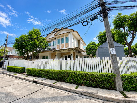 For Rent: Mantana RamintraâWongwaen | Fully Furnished Detached House 2-Storey Detached House | Garden-Facing | Main Road Location