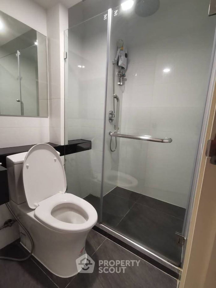 picture 1-BR Condo at KnightsBridge Space Rama 9 near MRT Phra Ram 9 (ID 3415023) - 8/12