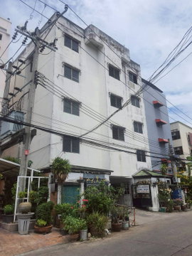 Prime Investment! 5-Story Apartment Building (42 Rooms / 155 Sq.W.) in Soi ABAC Huamak