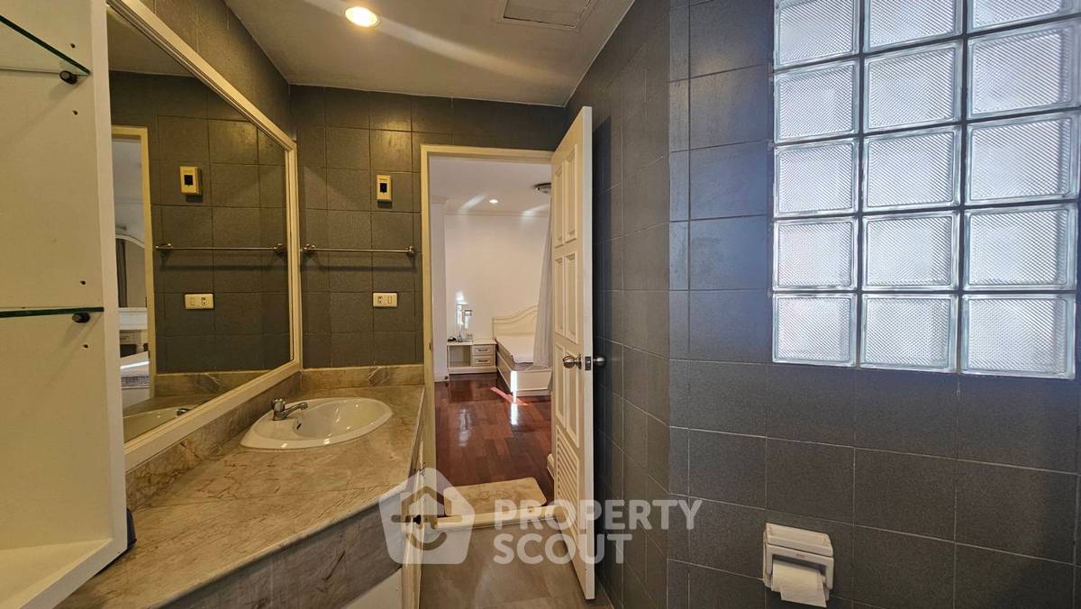 picture 3-BR Condo at Fifty Fifth Tower Thonglor near BTS Thong Lor (ID 512248) - 22/25