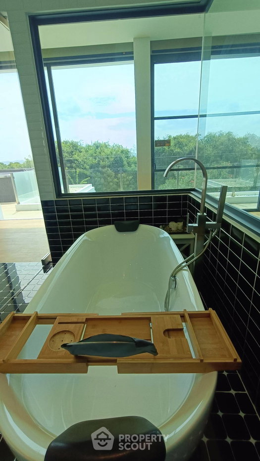 picture Spacious 3-BR Villa, 445 Sqm At La Lua Resort Hua Hin (ID 3252221) - 19/20