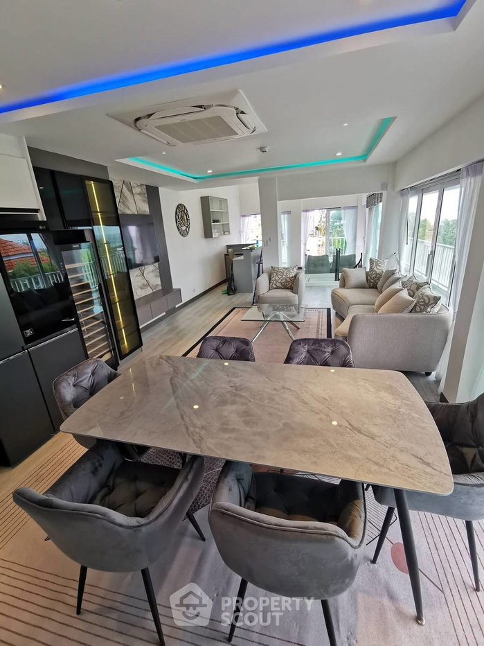 รูป คอนโด 3 ห้องนอน ขนาด 200 ตร.ม. Duplex ในพระตำหนัก (ID 3414604) - รูปที่ 3/20