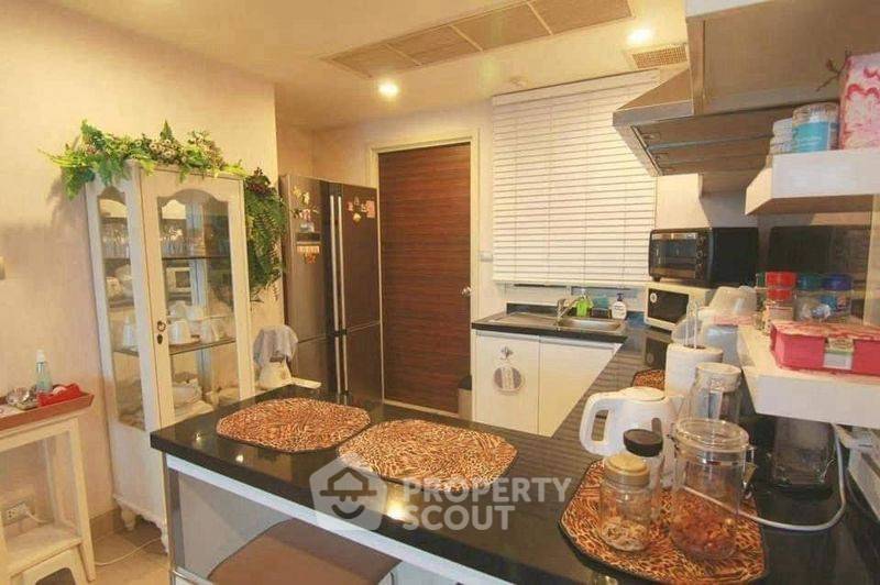 picture 3-BR Condo at Watermark Chaophraya near BTS Krung Thon Buri (ID 3417410) - 10/16