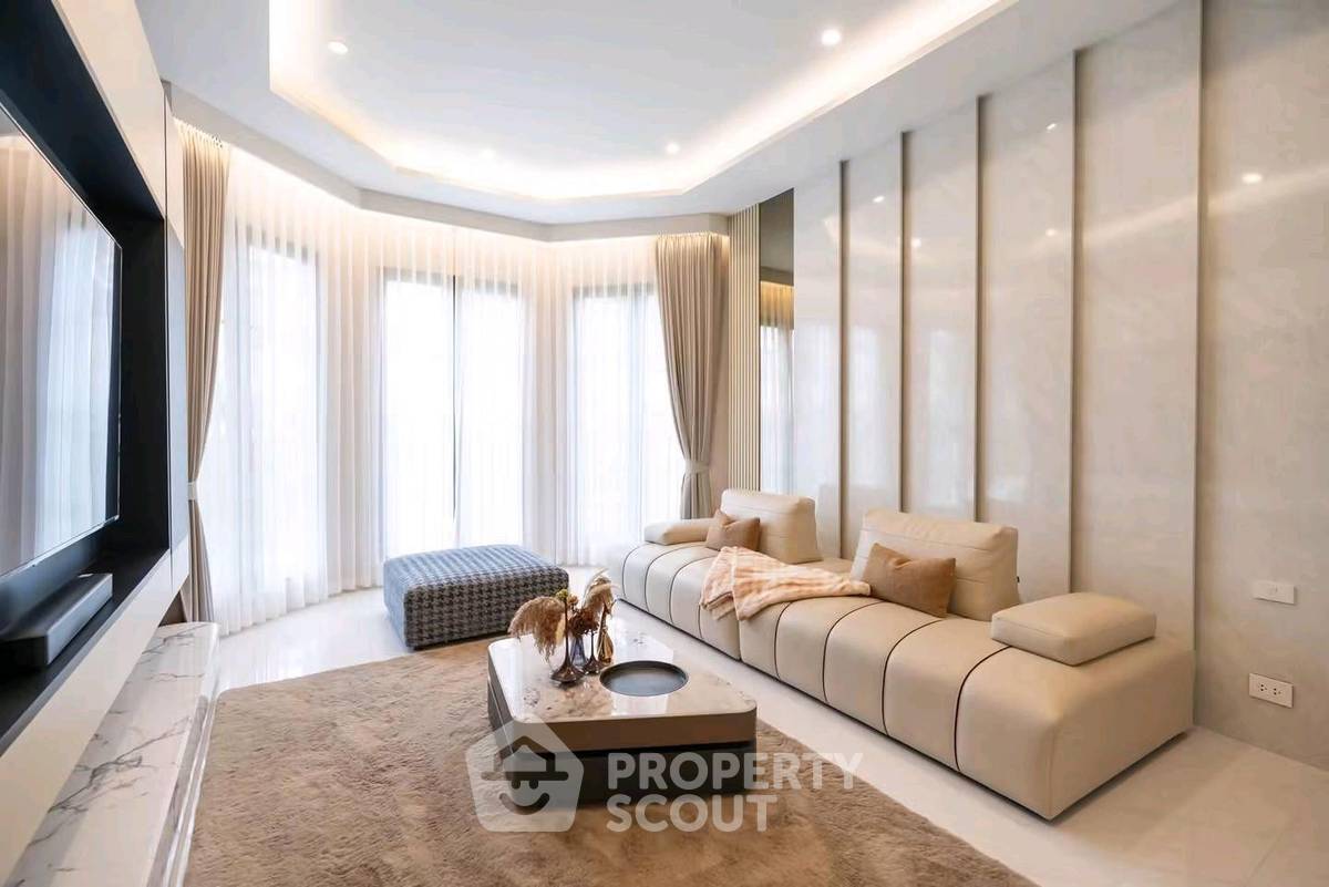 picture 4-BR House in Hua Mak (ID 3417738) - 10/19