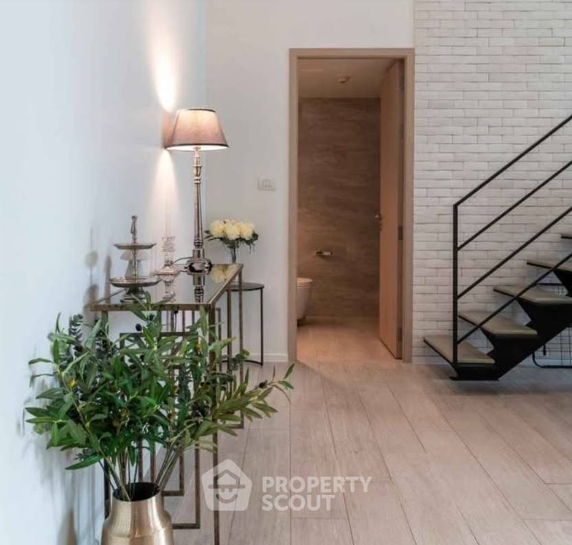 picture 2-BR Condo at The Lofts Silom near BTS Surasak (ID 3418697) - 8/8