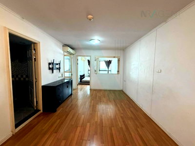 Condos for rent : For Rent Condo LUMPINI PLACE NARATHIWATRATCHANAKARIN Building 1, Floor 9,1 bed room, Room size 49 sqm