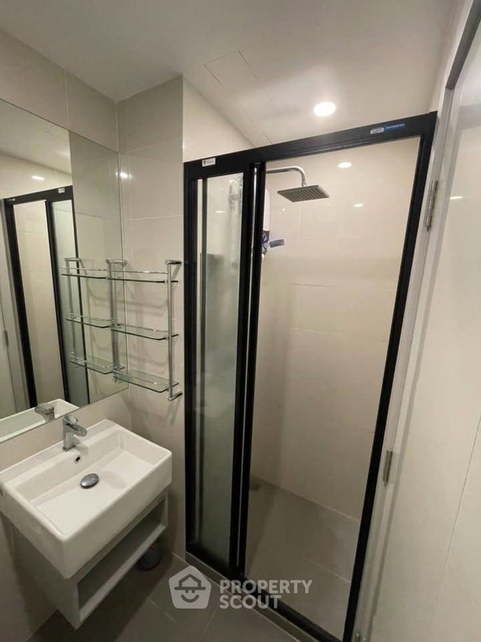 picture 23rd-Floor 1-BR Sathorn Bridge Tower Near BTS Krung Thon Buri (ID 3415015) - 3/16