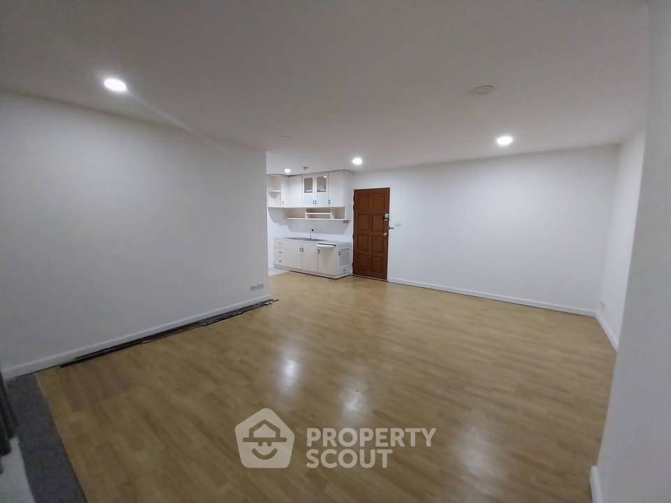 picture 1-BR Condo at Ratchada Pavilion Condominium in Chan Kasem (ID 3418573) - 7/9