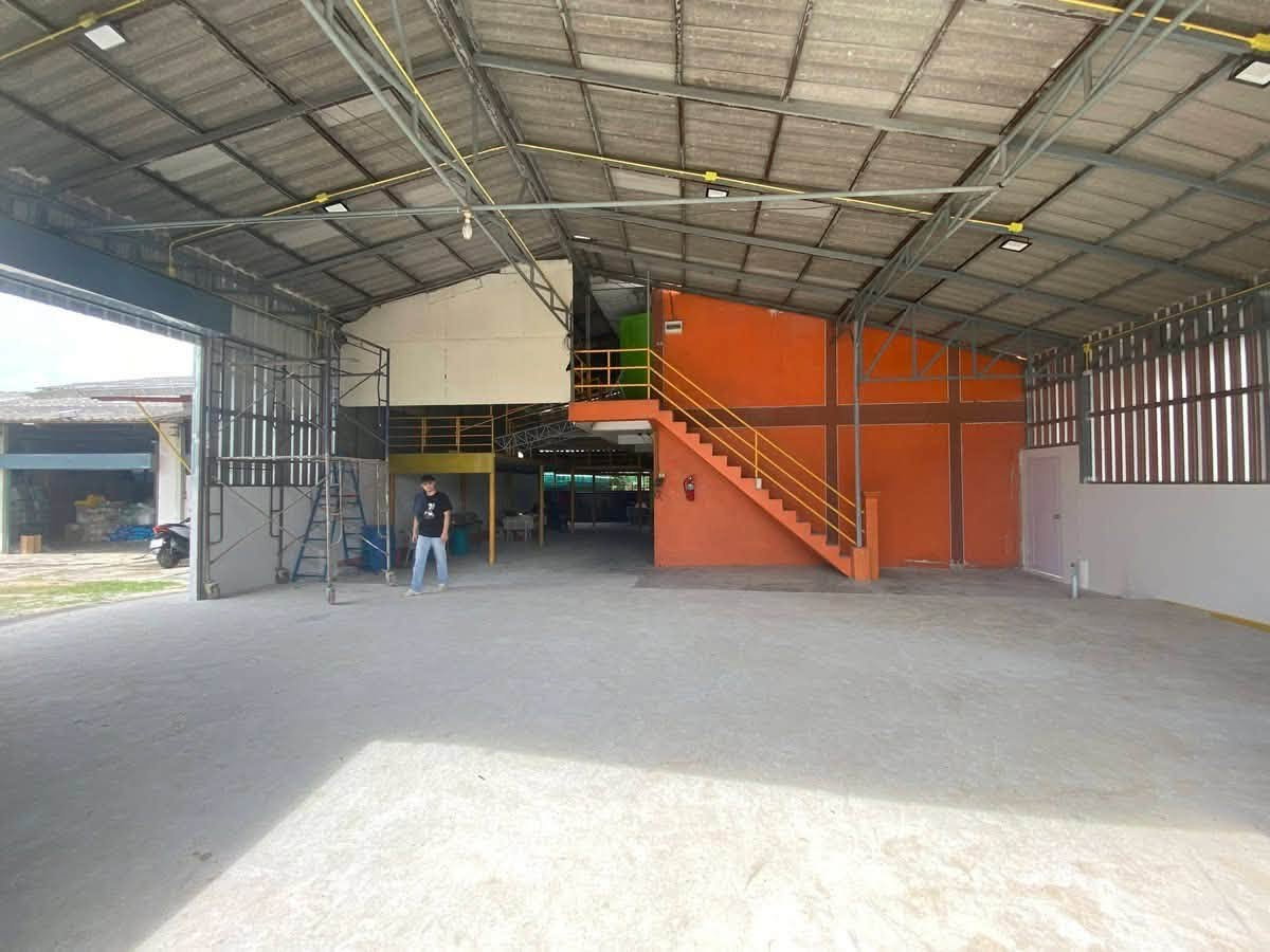 รูป ให้เช่าโกดัง/ออฟฟิต พร้อมที่พักคนงาน 1000 ตรม.หนองขาม ศรีราชา - รูปที่ 3/12