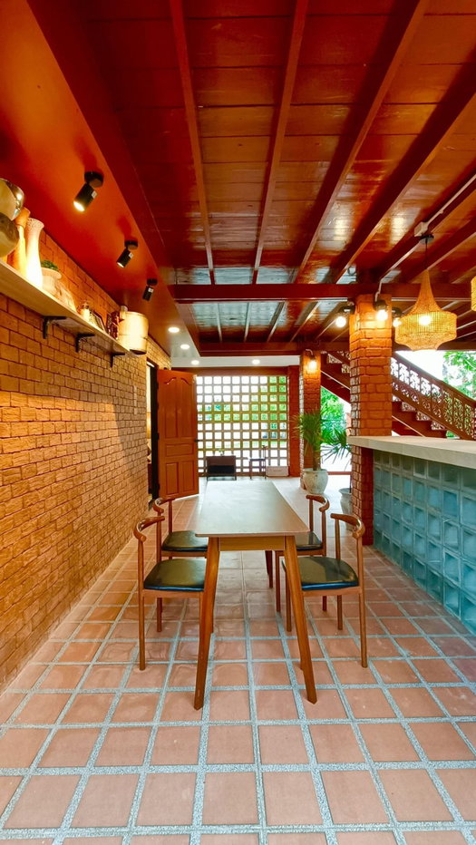 รูป ขายด่วน บ้านไม้สัก สันป่าตอง เชียงใหม่ 130 ตร.ว. 3 นอน 2 น้ำ ริมแม่น้ำขาน หลังมุม ใกล้สนามบิน เฟอร์ครบพร้อมอยู่ น้ำไม่ท่วม - รูปที่ 7/44
