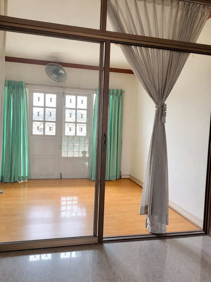รูป บ้านหลังใหญ่ พื้นที่ครบสำหรับทั้งครอบครัว ราคาลดพิเศษ 81 ตร.วา ขายบ้านเดี่ยว 2 ชั้น หมู่บ้านมณีรินทร์ รัตนาธิเบศร์–ท่าอิฐ - รูปที่ 4/11