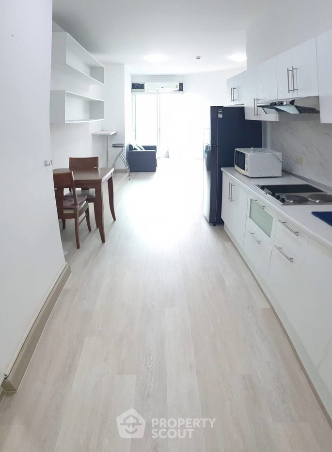 picture High-Floor 1-BR Baan Sathorn Chaopraya Near BTS Krung Thon Buri (ID 3417438) - 4/5