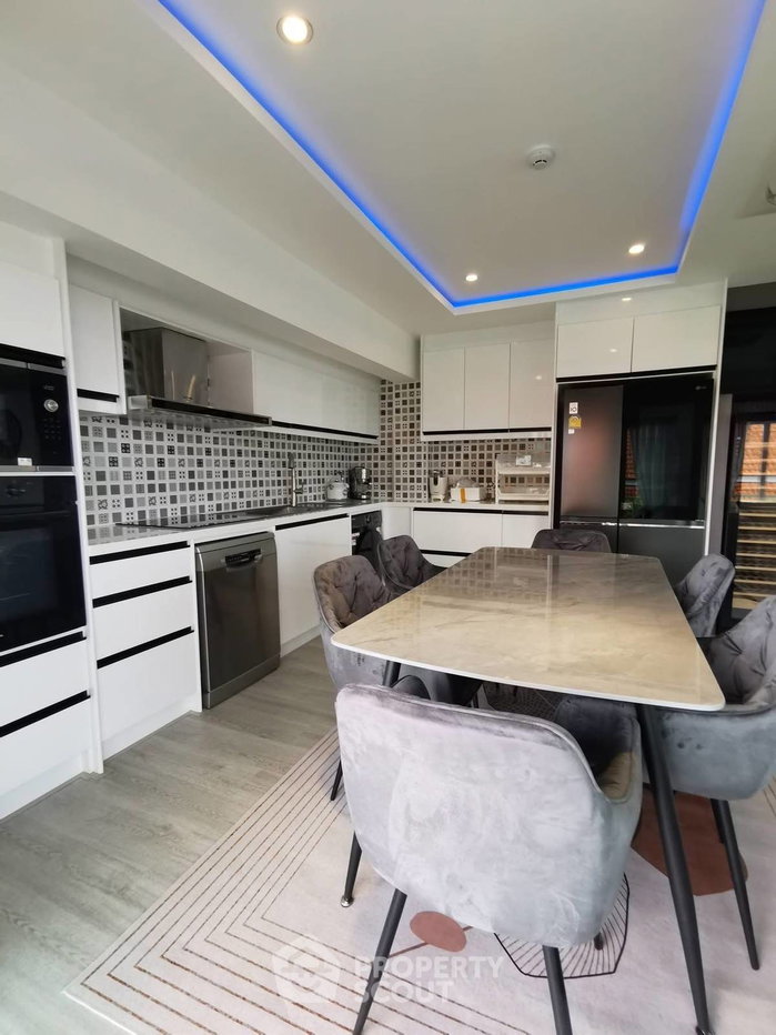 รูป คอนโด 3 ห้องนอน ขนาด 200 ตร.ม. Duplex ในพระตำหนัก (ID 3414604) - รูปที่ 4/20