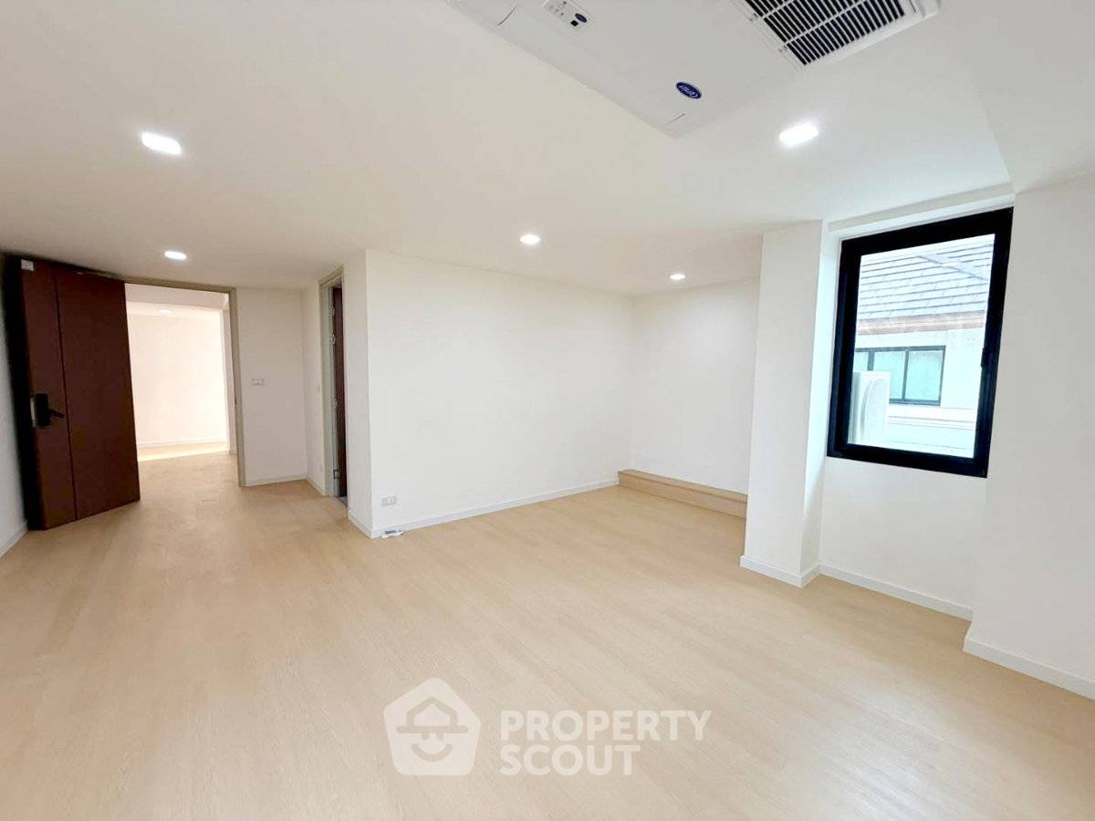 รูป ขายบ้าน 10 ห้องนอน พื้นที่ 600 ตร.ม. ย่านวังทองหลาง กรุงเทพฯ (ID 3413748) - รูปที่ 15/17