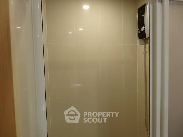 รูป ใกล้ BTS อโศก เพียง 100 ม. | คอนโด 1 ห้องนอน Le Cote Sukhumvit 14 (ID 885132) - รูปที่ 12/13