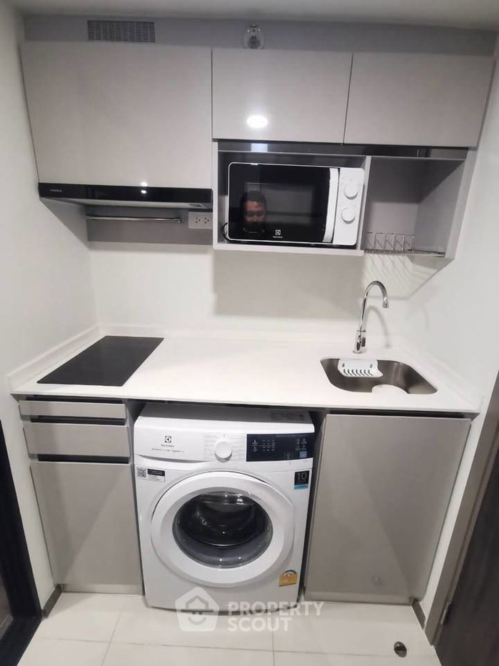 picture 1-BR Condo at KnightsBridge Space Rama 9 near MRT Phra Ram 9 (ID 3415023) - 4/12