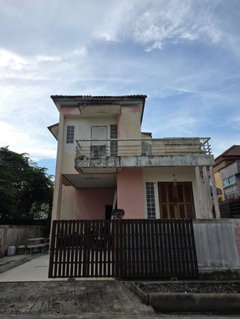 🏡 2-Storey Detached House for Sale – Creative Living Village, Khlong Sam 💰 Below Market Price! ✨ Spacious Land with Great Value!