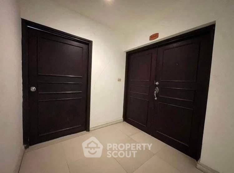 picture 37th-Floor 3-BR 230 Sqm Sathorn Gardens, MRT Silom (ID 3415005) - 11/17
