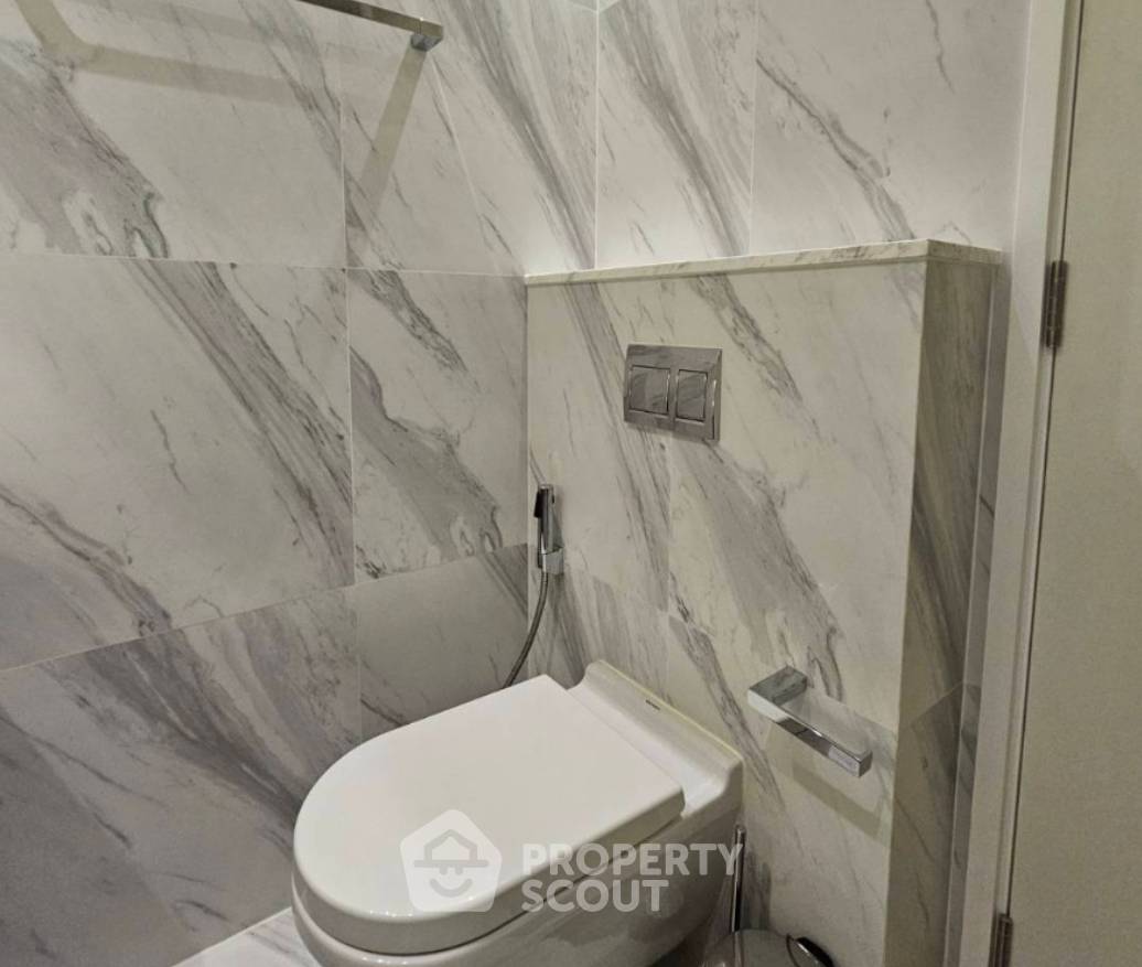 picture Pet-Friendly 1-BR Muniq Sukhumvit 23, 100m To MRT Sukhumvit (ID 3413912) - 3/5