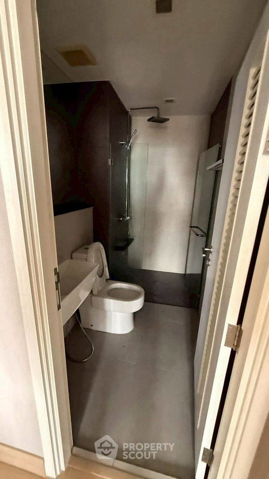 picture 2-BR Condo at Urbano Absolute near BTS Krung Thon Buri (ID 3417350) - 11/13