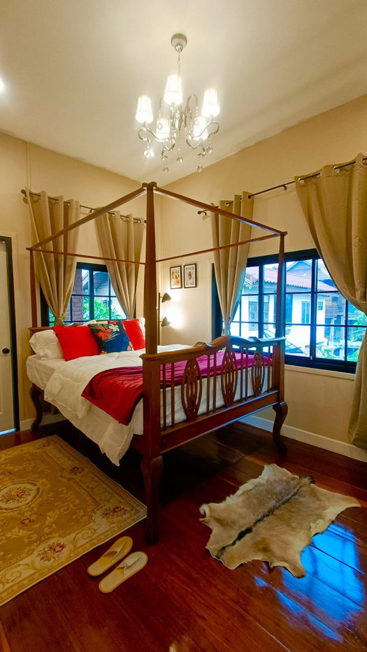 รูป ขายด่วน บ้านไม้สัก สันป่าตอง เชียงใหม่ 130 ตร.ว. 3 นอน 2 น้ำ ริมแม่น้ำขาน หลังมุม ใกล้สนามบิน เฟอร์ครบพร้อมอยู่ น้ำไม่ท่วม - รูปที่ 30/44
