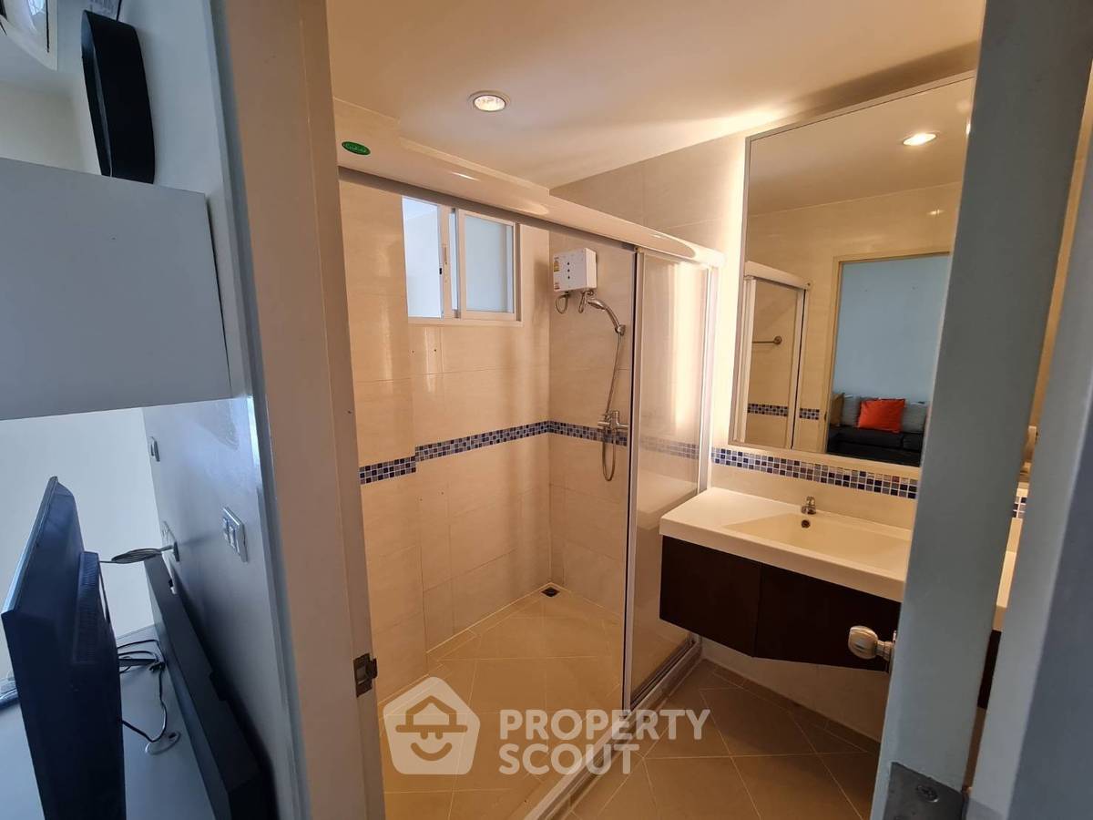 picture 1-BR Condo at Life @ Sathorn 10 near BTS Saint Louis (ID 375245) - 11/12