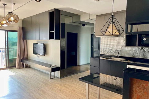 🔥 Sale !! 🔥 Noble Reform, 2 bed, 2 bath, Corner room, high floor, South Facing, Good Location !! Code C20231100383 Partly Furnished, Special Deal!!