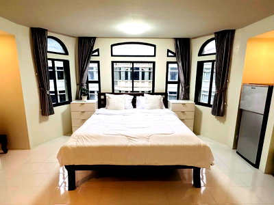 เช่าทาวน์โฮม สวนเบญจสิริ : Unit Available at Chicha Castle–Multiple units available—prices negotiable!