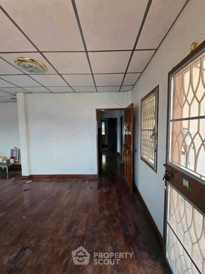 รูป บ้าน 4-ห้องนอน ใน นวลจันทร์ (ID 3421428) - รูปที่ 7/29