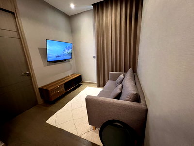 ขายคอนโด : หรูหรากลางใจเมือง! THE ESSE at SINGHA COMPLEX 1 ห้องนอน พร้อมวิวพิเศษ 
ใกล้ BTS/MRT เพชรบุรี ราคา 12.5 ล้าน นัดชมห้องทันที!