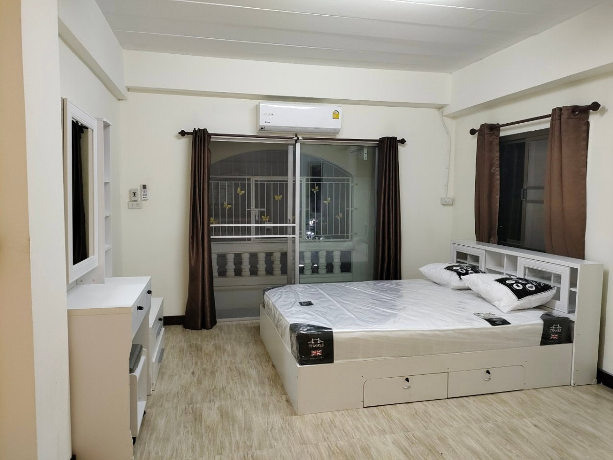 รูป นิรันดร์เรซิเดนซ์ 3 ราม 2 ห้องสวย 3,800-4000 บาท ไฟหลวง - รูปที่ 1/6