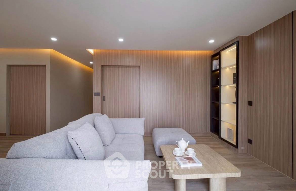 picture 2-BR Condo at The Winning Tower near ARL Ramkhamhaeng (ID 3420810) - 11/18