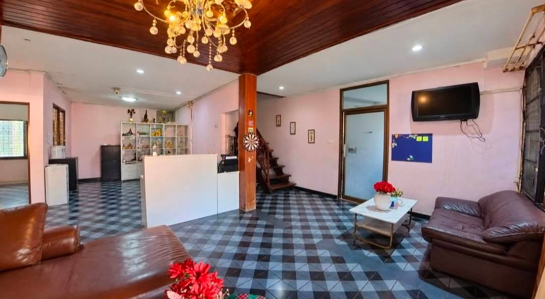 รูป ขายบ้านหลังใหญ่ 2 ชั้น แปลงมุม ในเมืองเชียงใหม่ หมู่บ้านเชียงใหม่วิลล่า 2 | ถนนมหิดล เชียงใหม่ | ใกล้สนามบินเชียงใหม่ (H607) T.0946511456 - รูปที่ 6/13