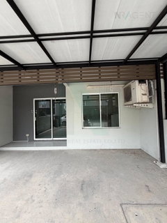 ขายทาวน์เฮาส์ โครงการ เดอะ คัลเลอร์ส พรีเมี่ยม บางนา กม.8 2 ชั้น 3 ห้องนอน 2 ห้องน้ำ